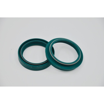 SKF Retén y guardapolvo color verde Showa 45x57.05x11.2